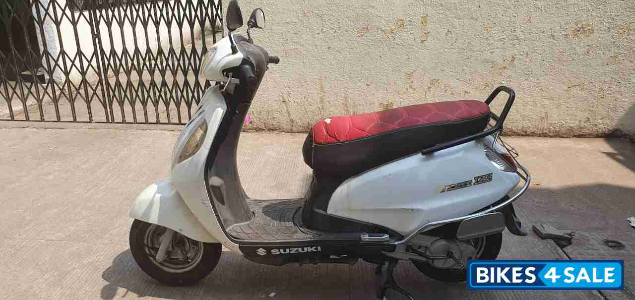 White Suzuki Access 125