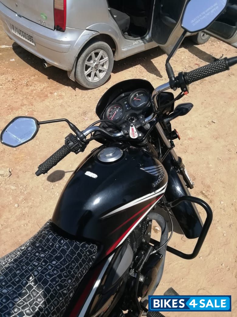 Black Honda CB Shine