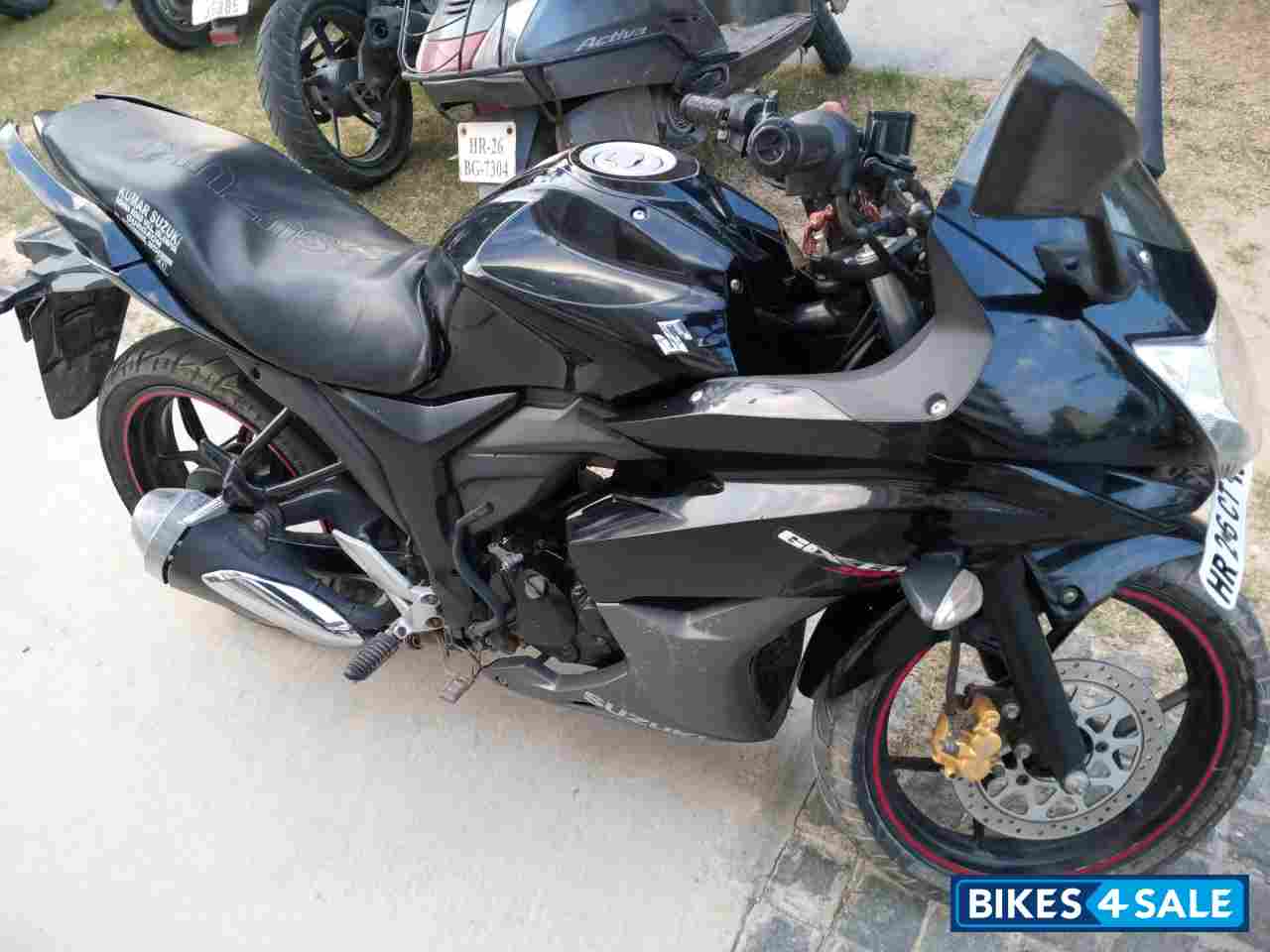 Black Grey Suzuki Gixxer SF