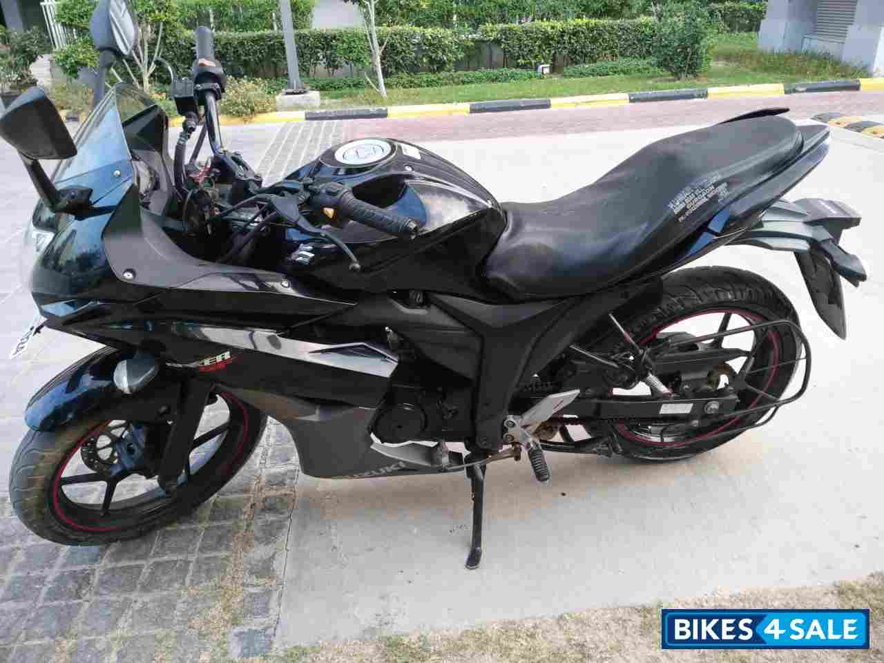 Black Grey Suzuki Gixxer SF
