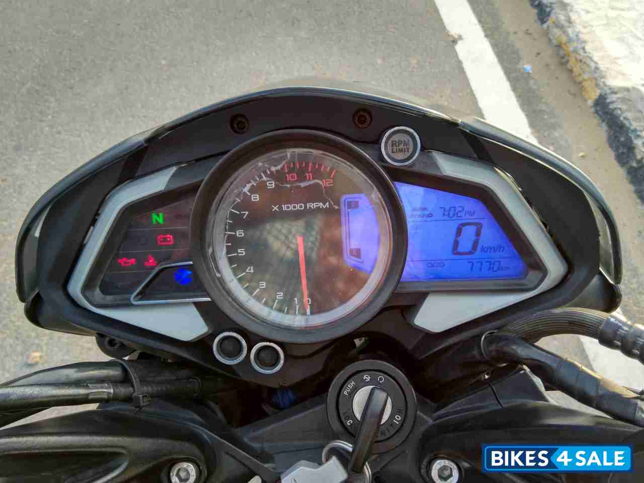 Black Bajaj Pulsar 200 NS