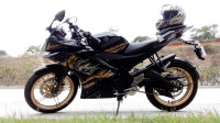 Black & Gold Spl Yamaha YZF R15