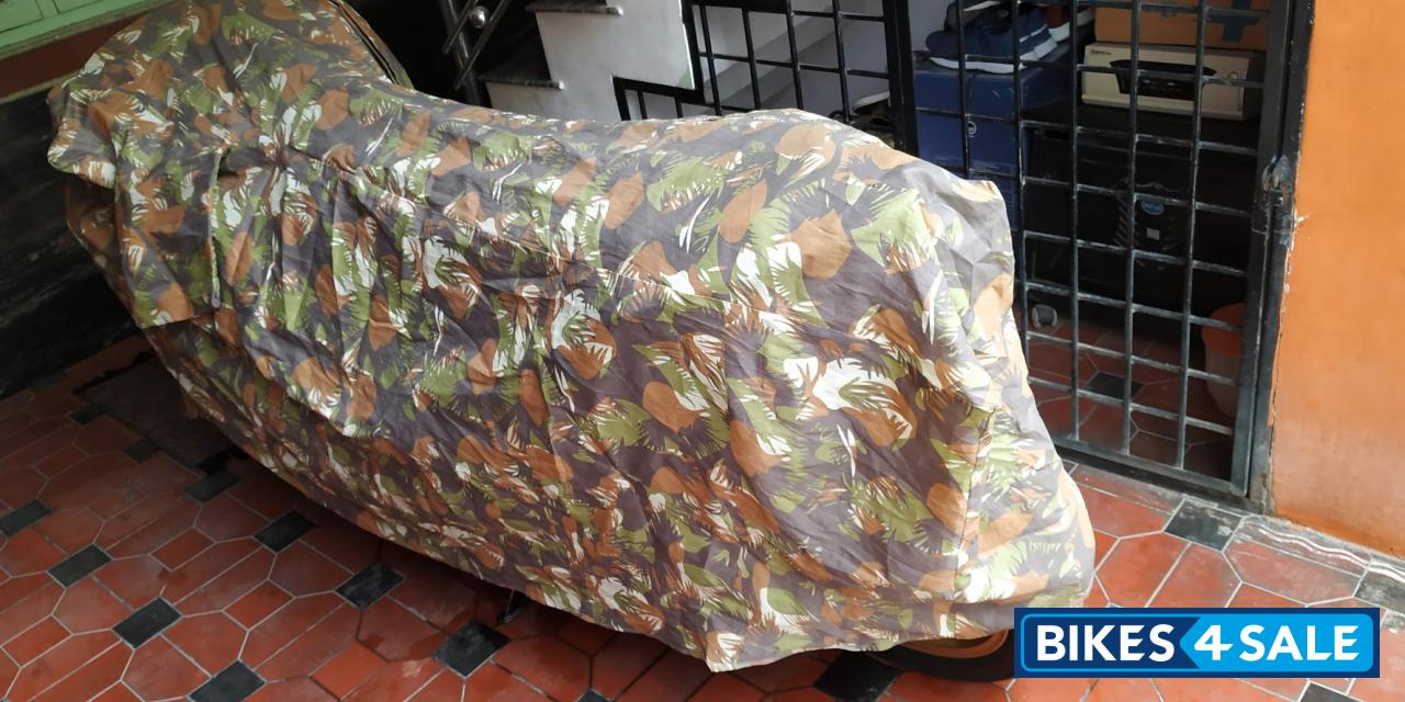 Black & Gold Spl Yamaha YZF R15