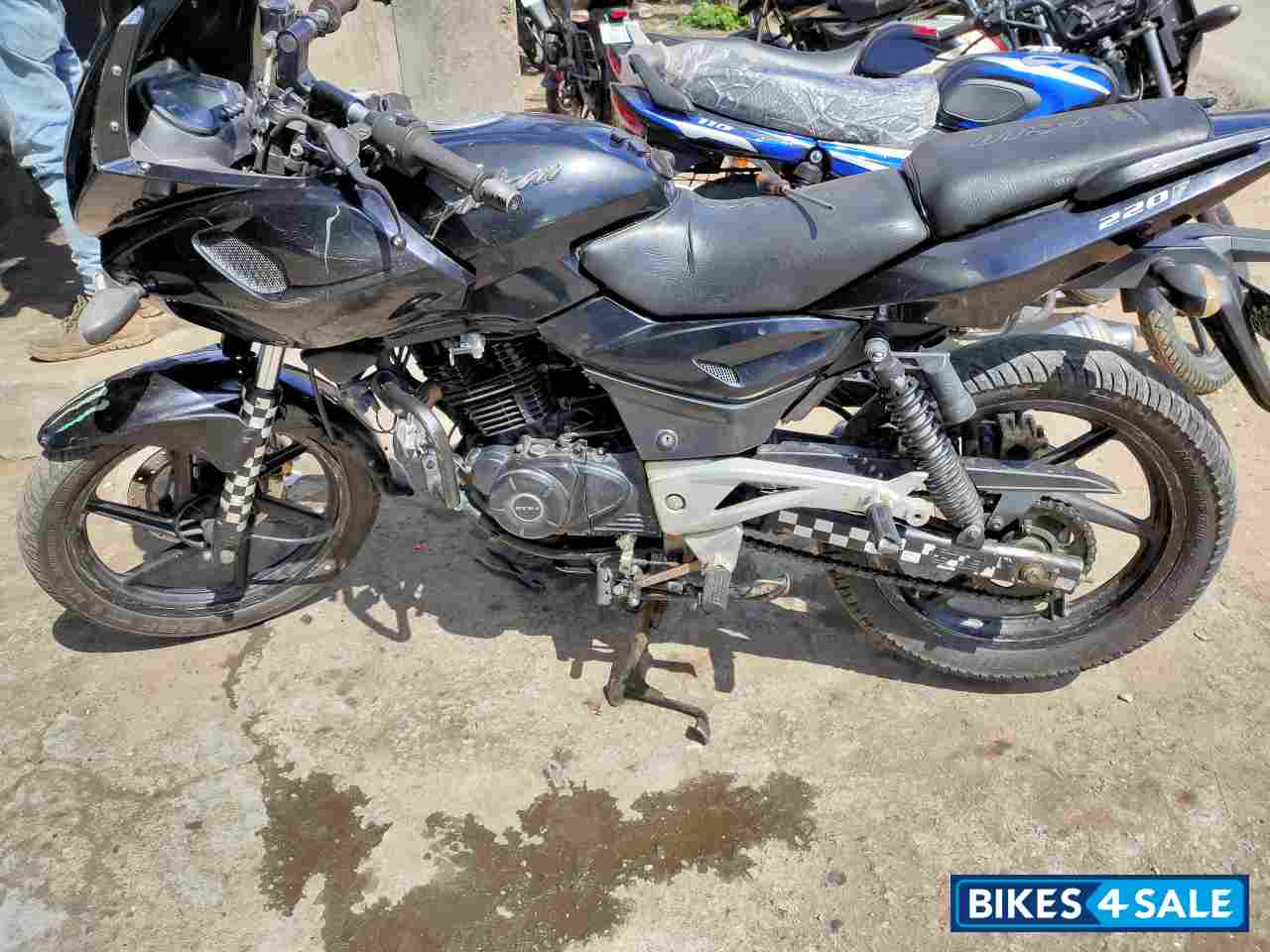 Bajaj Pulsar 220 DTSi