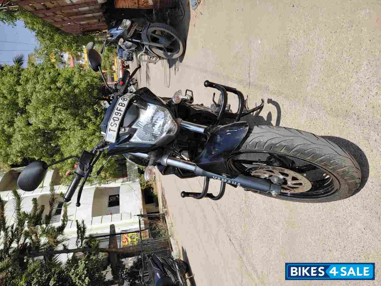 Black Yamaha FZ FI V2