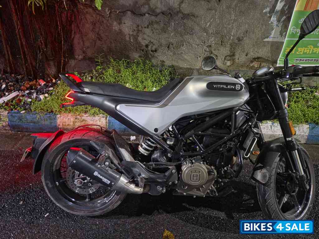Ash Husqvarna Vitpilen 250