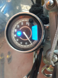 Black Bajaj Avenger 220 DTS-i