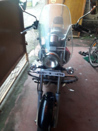 Black Bajaj Avenger 220 DTS-i