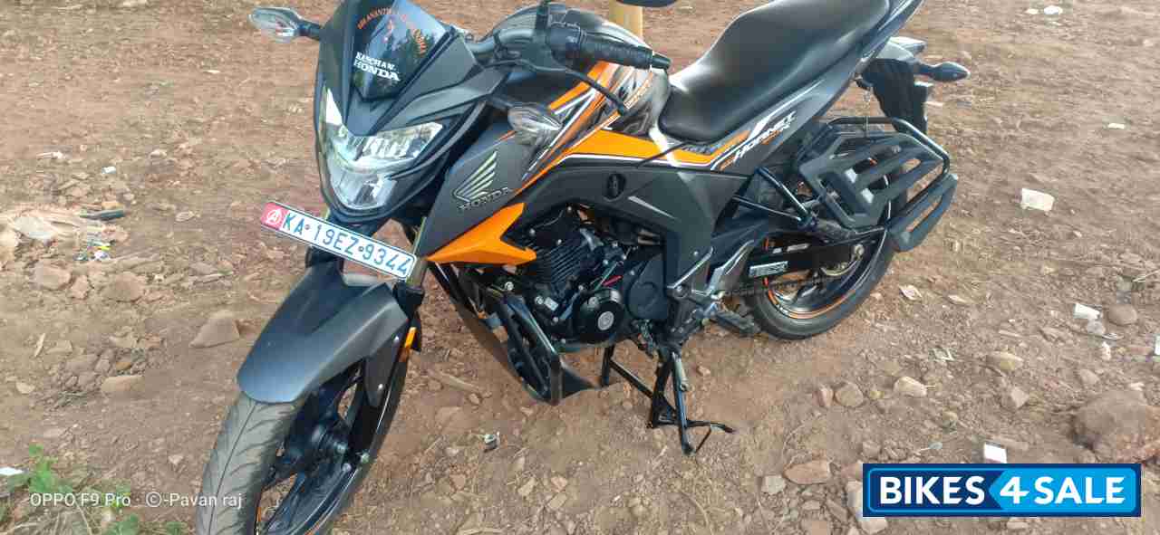 Honda CB Hornet 160R