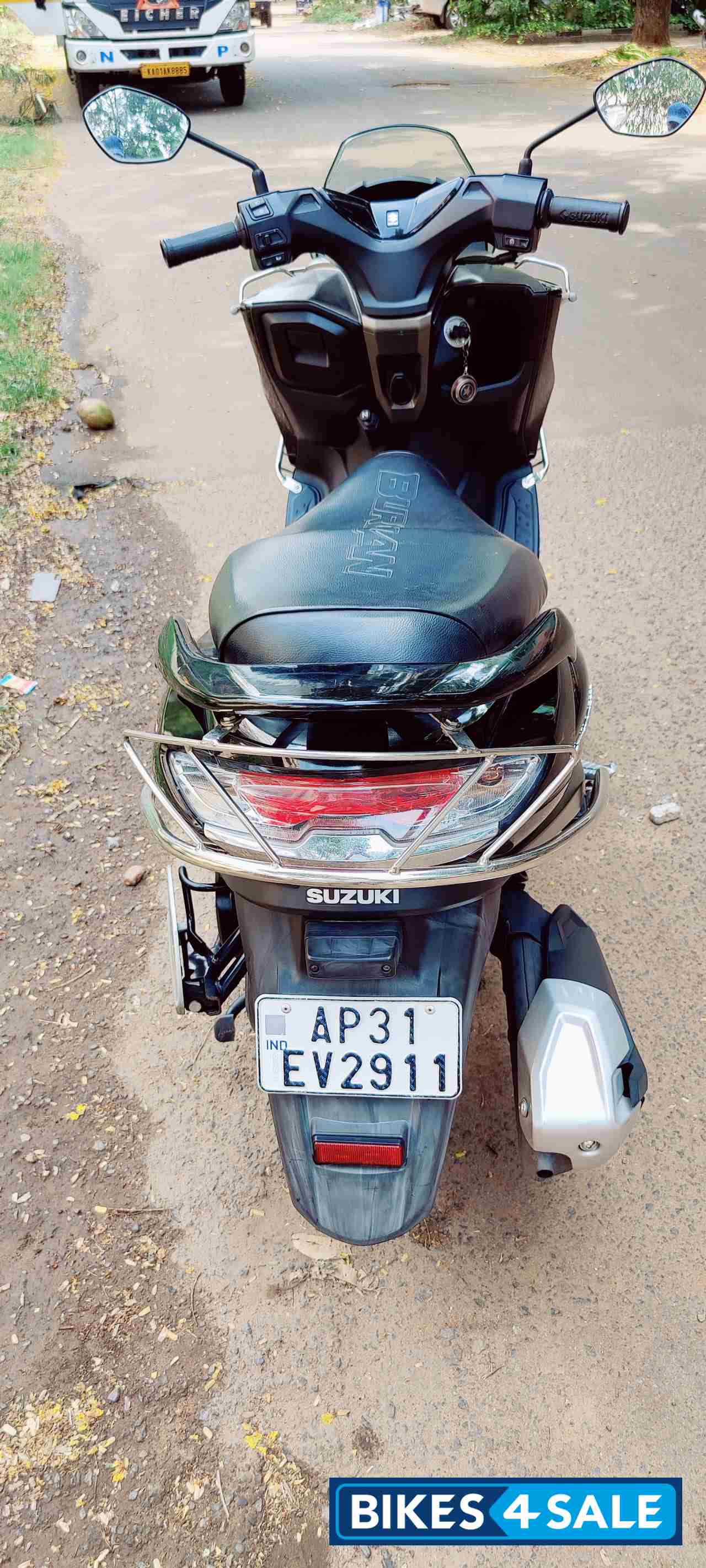 Black Suzuki Intruder 150 FI