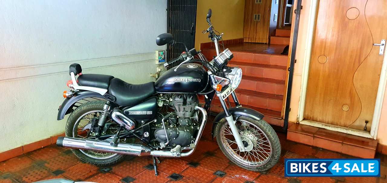 Black Royal Enfield Thunderbird 500