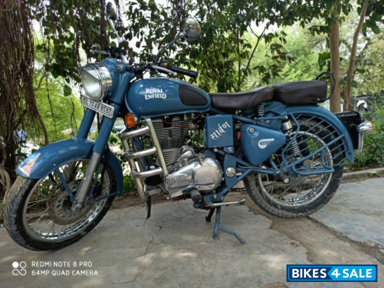 Royal Enfield Classic Squadron Blue