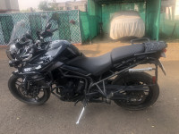 Black Triumph Tiger 800 XR