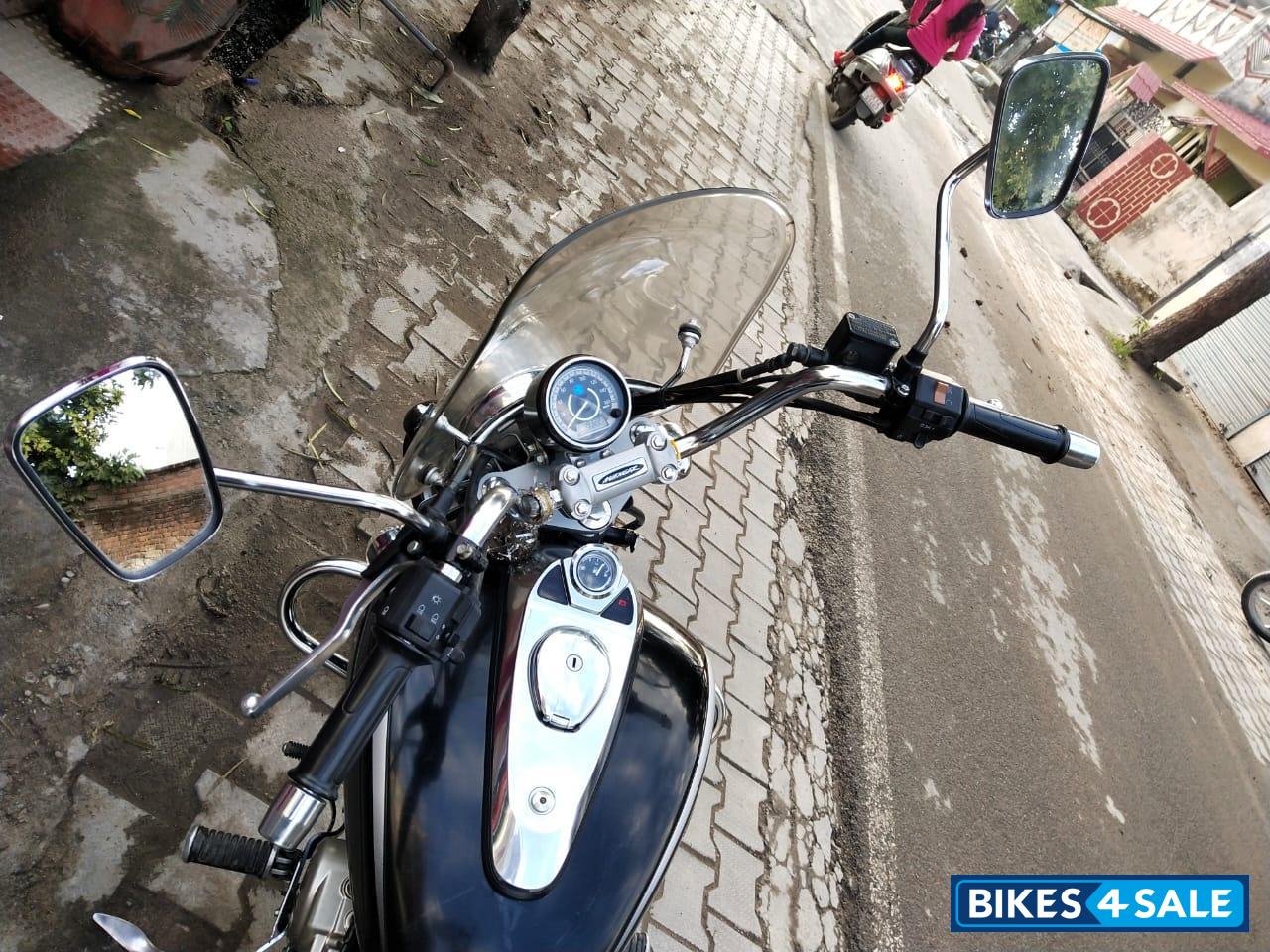 Bajaj Avenger Cruise 220