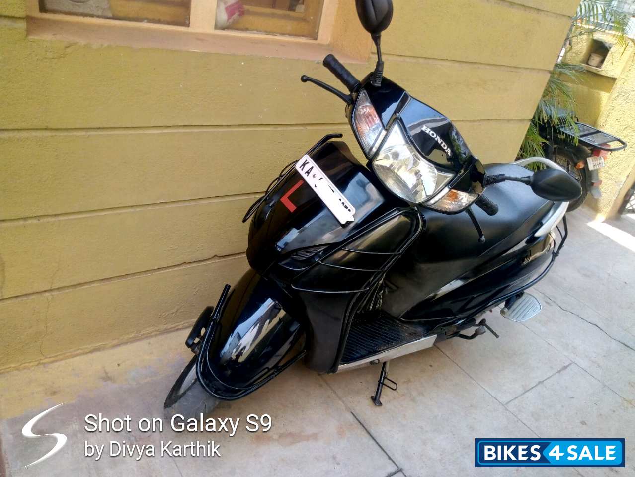 Black Honda Activa Black Honda Activa