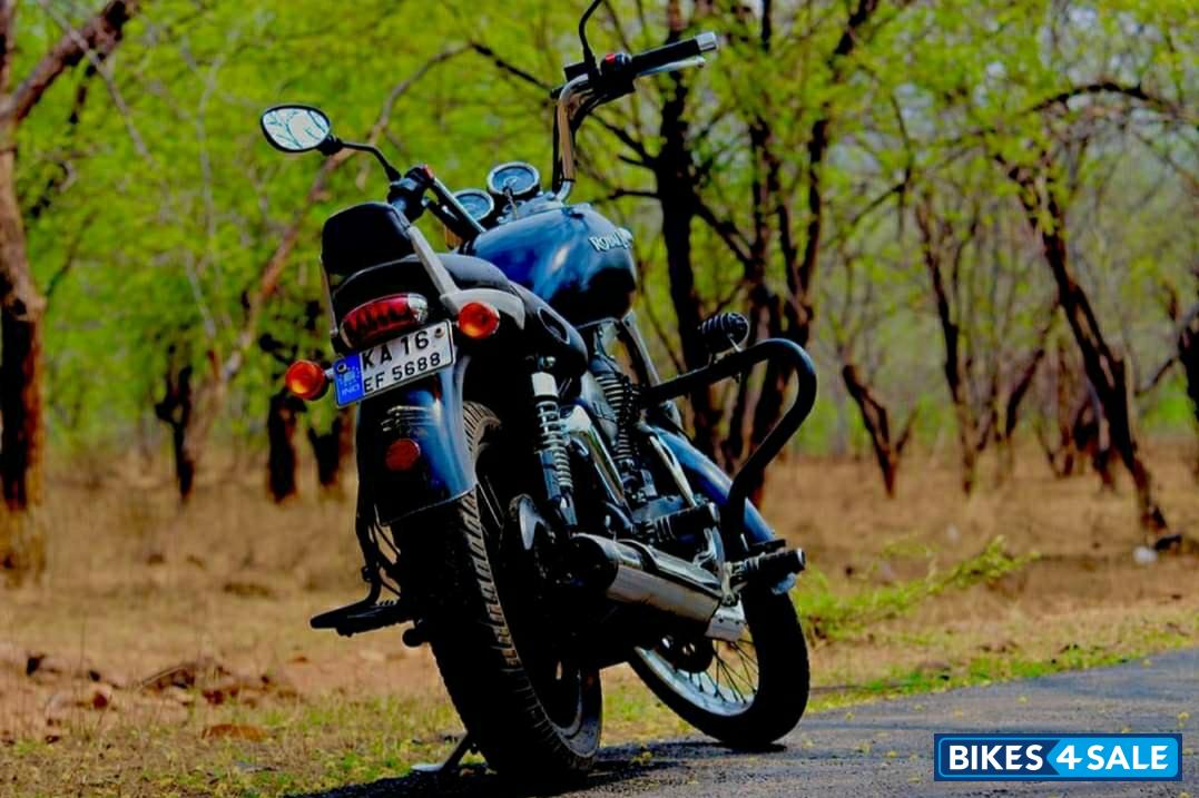 Matte Black Royal Enfield Thunderbird 350