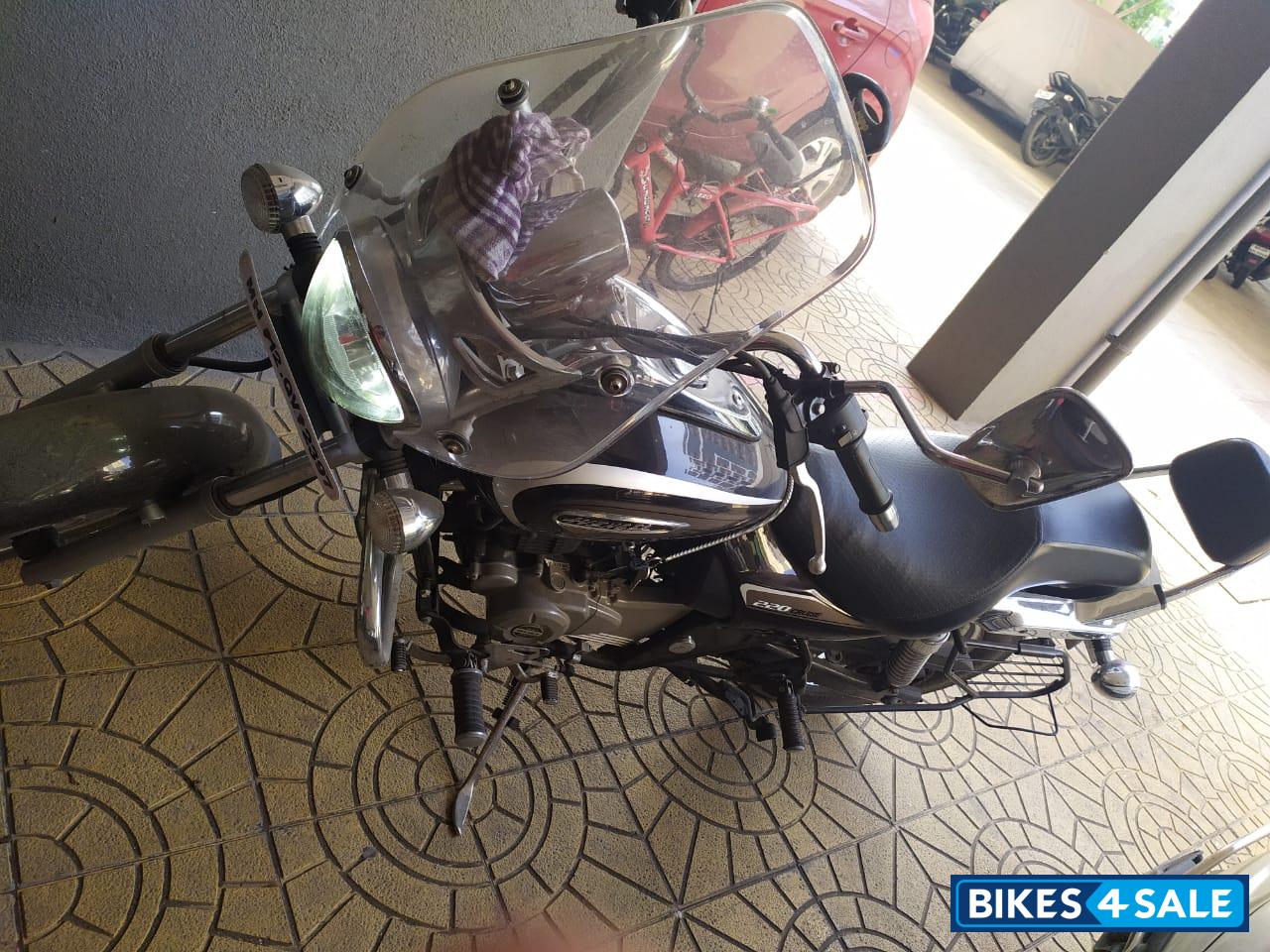 Bajaj Avenger Cruise 220 Bajaj Avenger Cruise 220