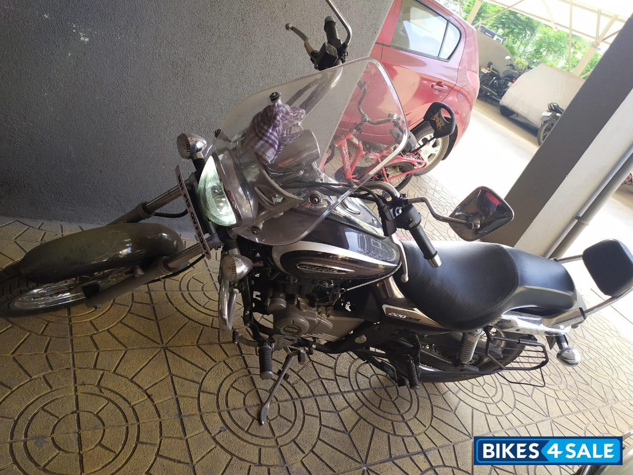 Bajaj Avenger Cruise 220 Bajaj Avenger Cruise 220