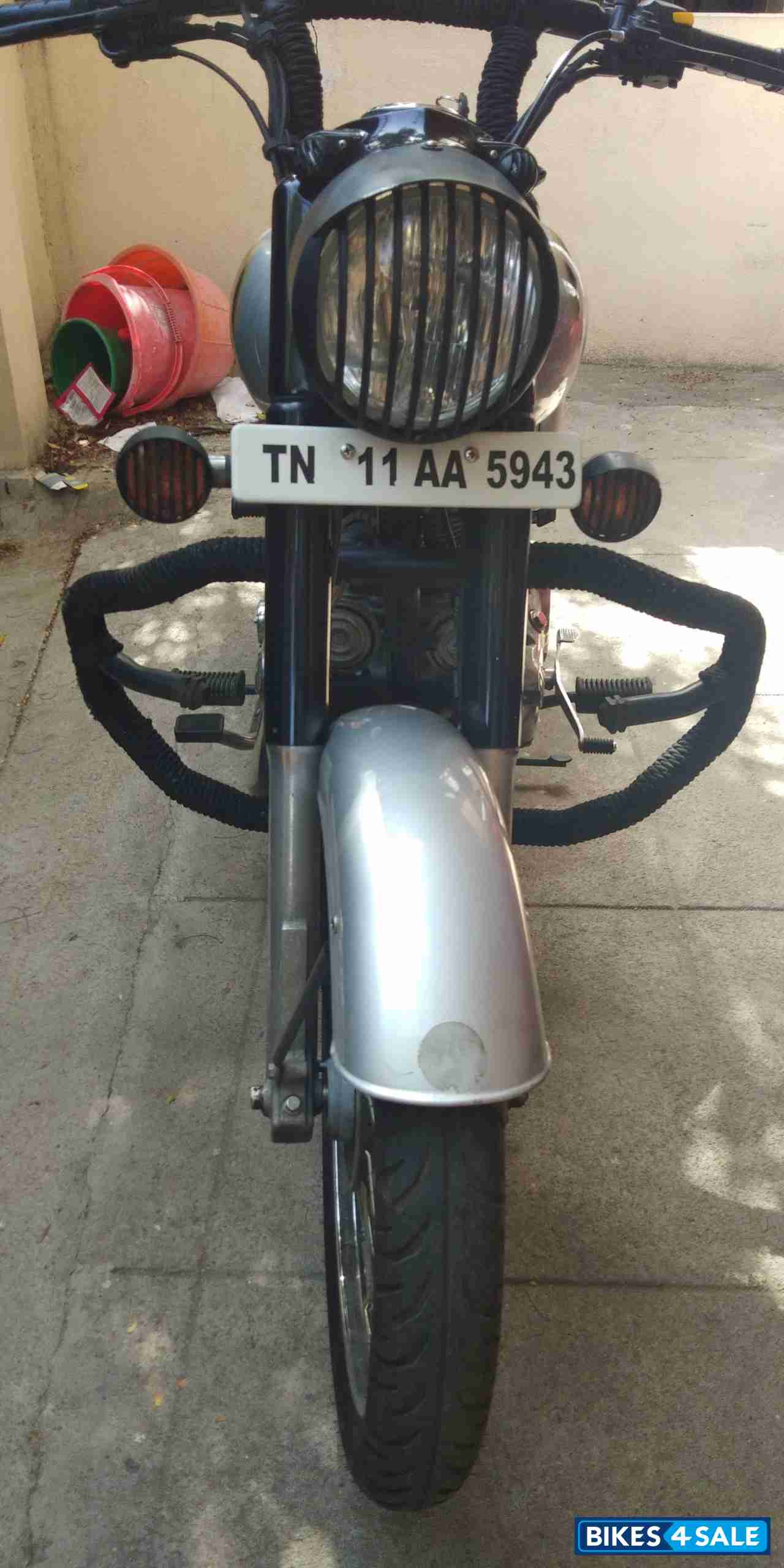 Silver Royal Enfield Classic 350 Silver Royal Enfield Classic 350
