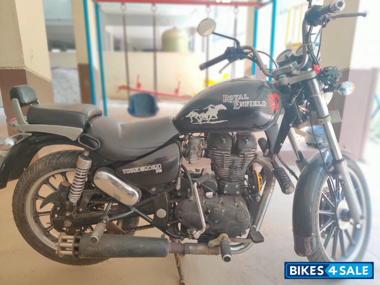 Black Royal Enfield Thunderbird 350