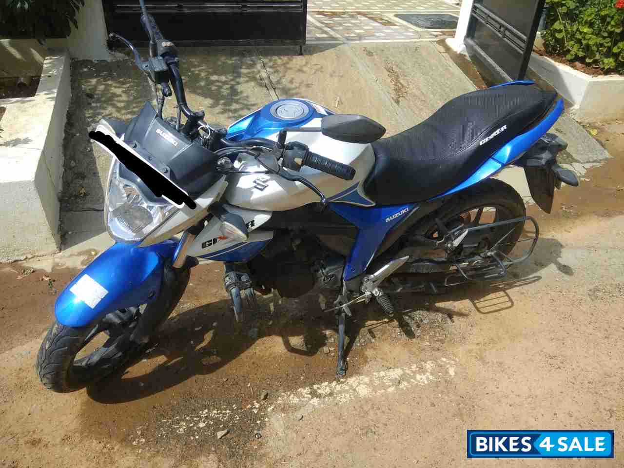Blue/white Dual Tone Suzuki Gixxer 150