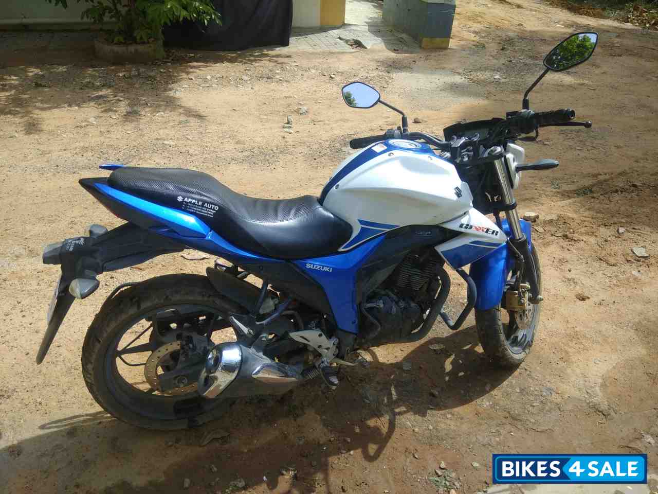 Blue/white Dual Tone Suzuki Gixxer 150