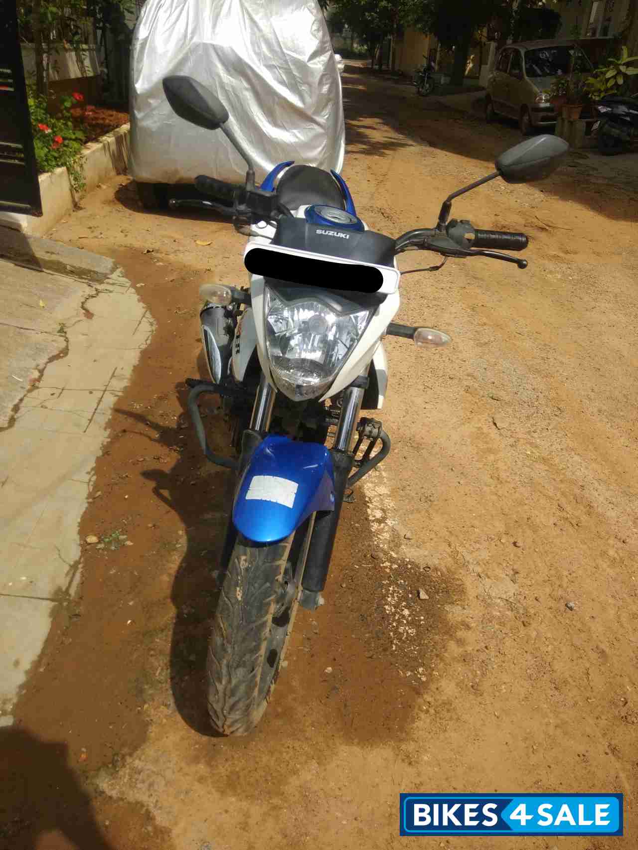 Blue/white Dual Tone Suzuki Gixxer 150