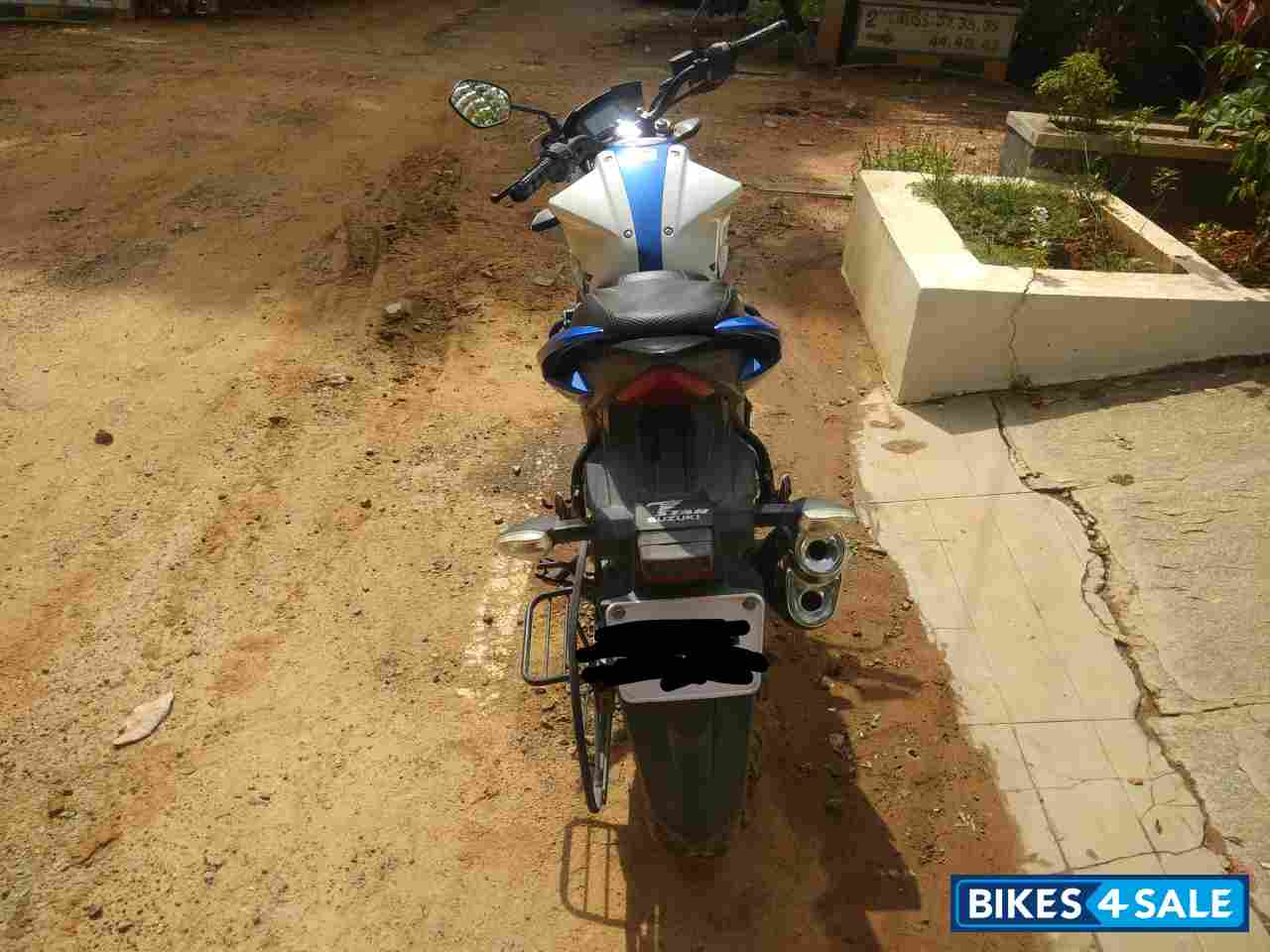 Blue/white Dual Tone Suzuki Gixxer 150