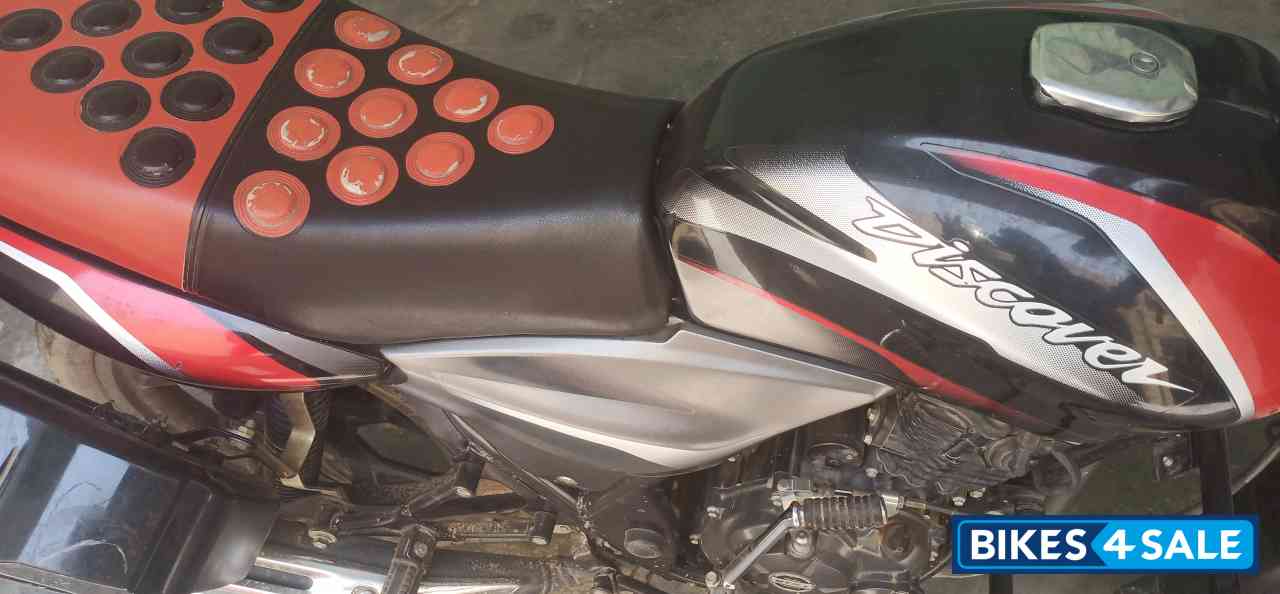 Black Red Bajaj Discover DTSi 125