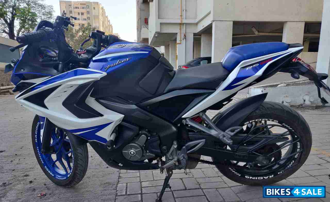 Bajaj Pulsar RS 200