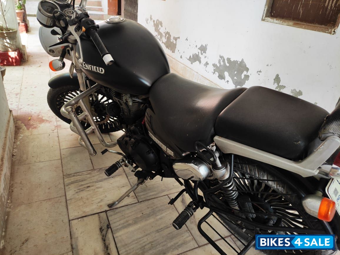 Lightning Black Royal Enfield Thunderbird 350