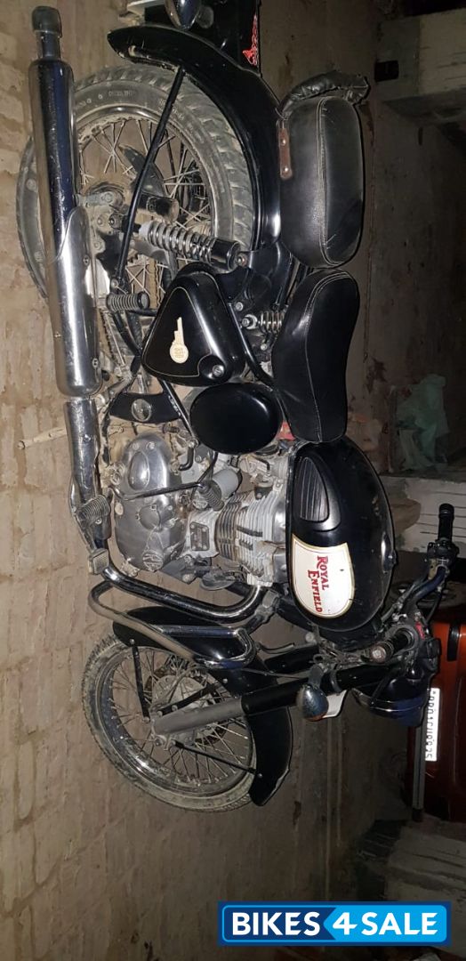 Black Royal Enfield Classic 350 Black Royal Enfield Classic 350