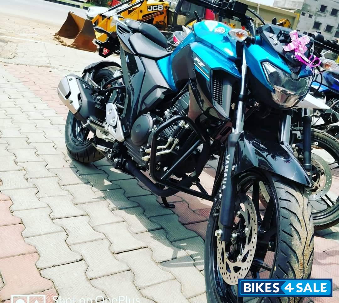 Blue Yamaha FZ25