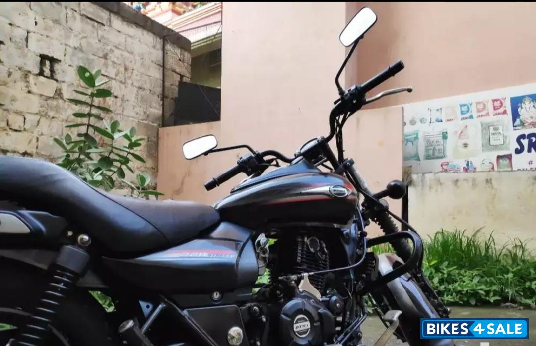 Bajaj Avenger Street 220