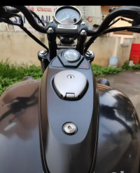 Bajaj Avenger Street 220