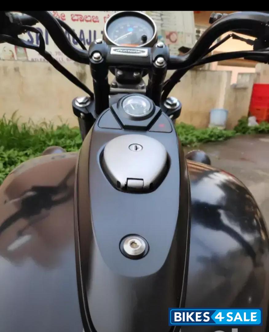 Bajaj Avenger Street 220