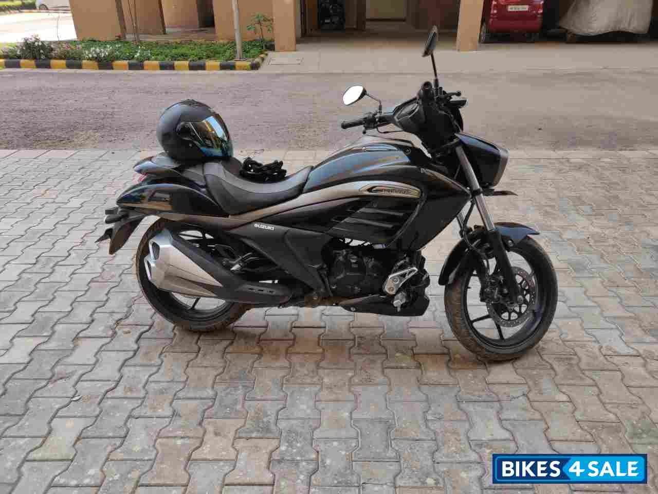 Suzuki Intruder 150