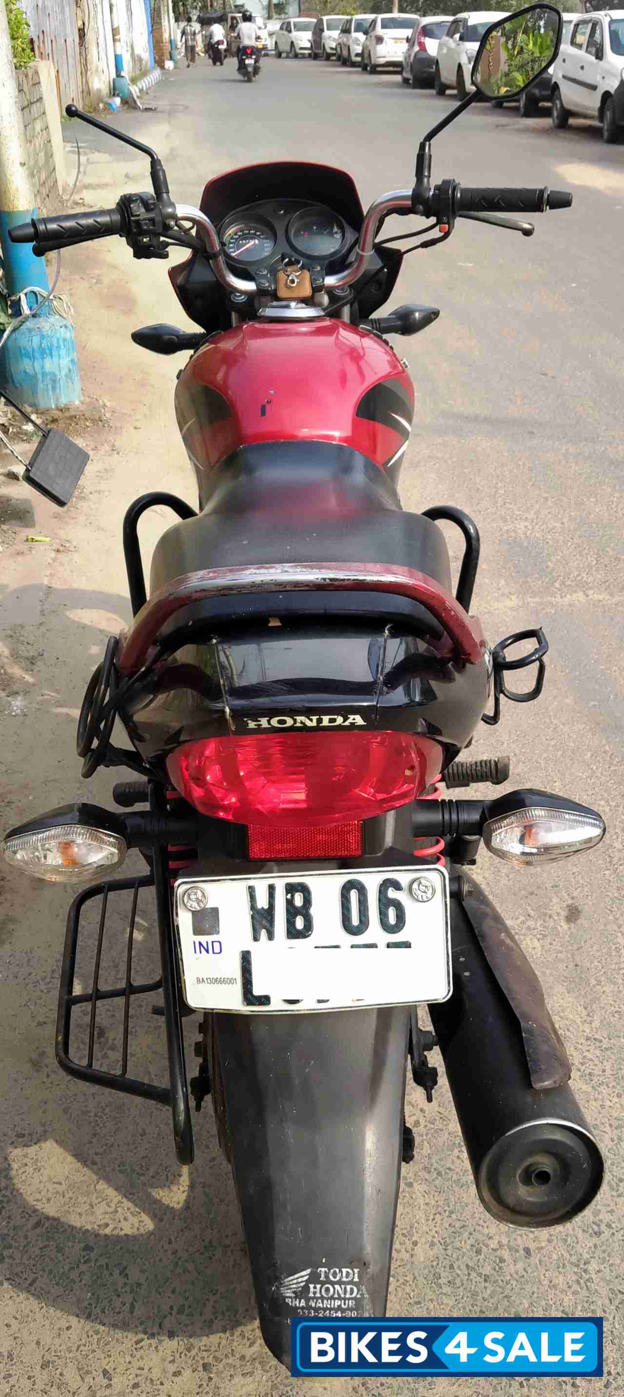 Red Honda CB Shine