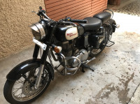 Black Royal Enfield Classic 500