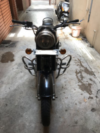 Black Royal Enfield Classic 500