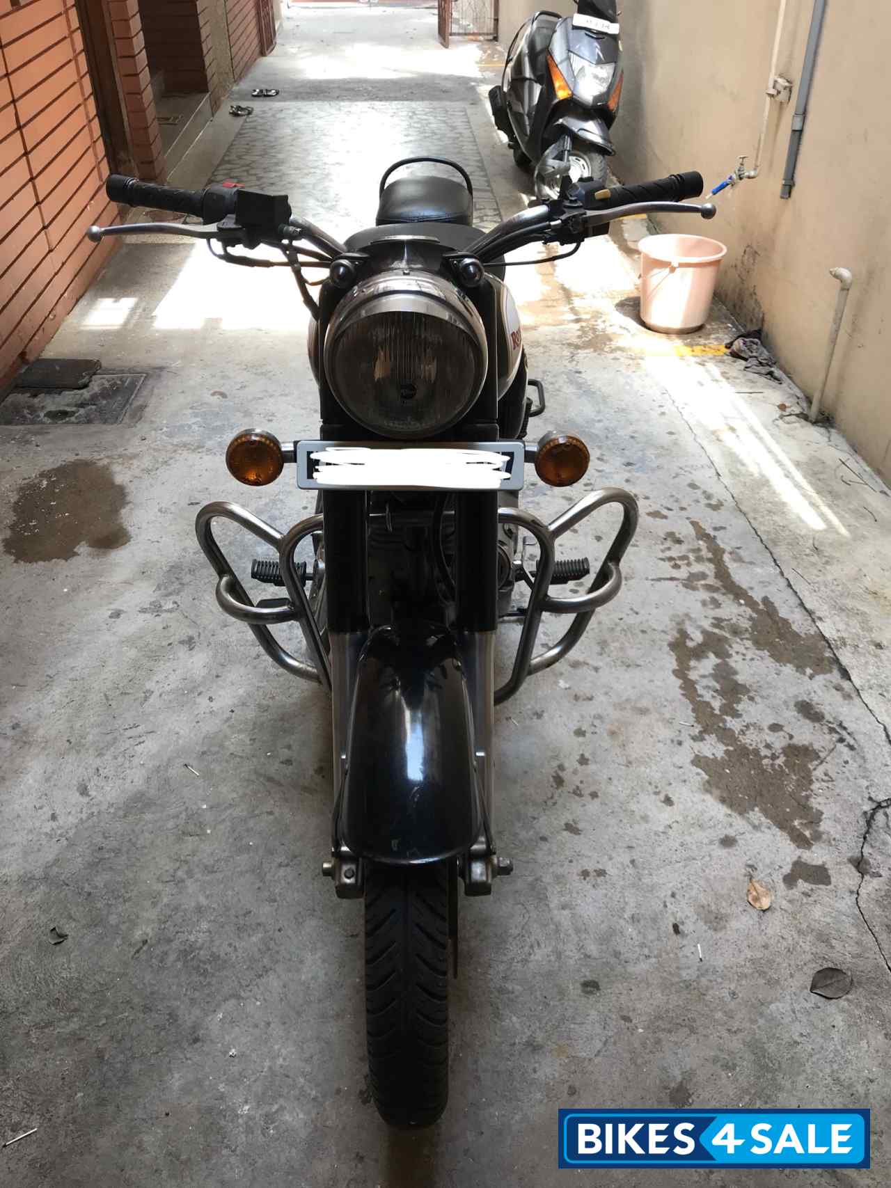Black Royal Enfield Classic 500