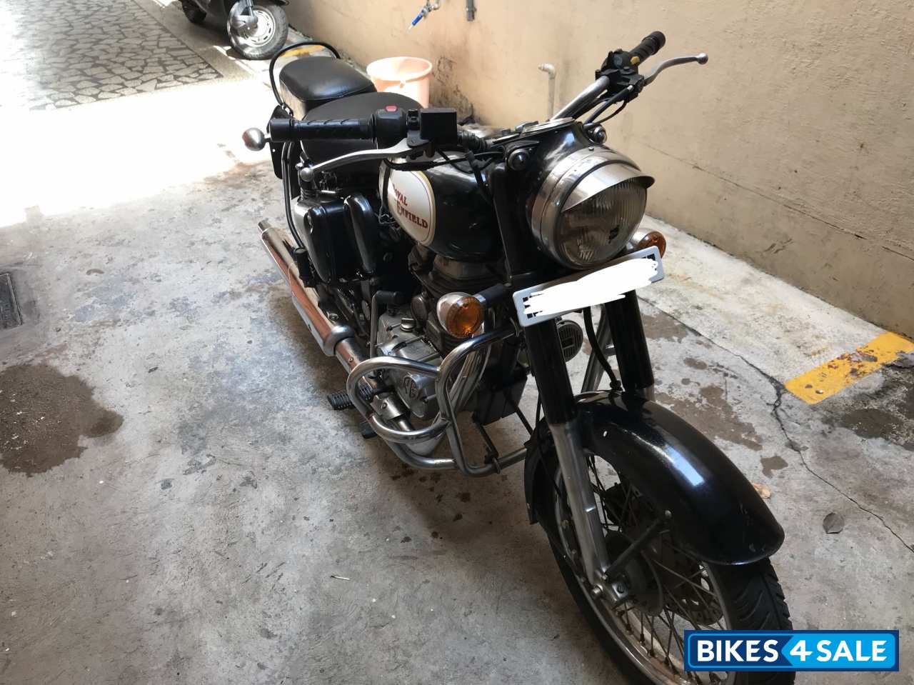 Black Royal Enfield Classic 500