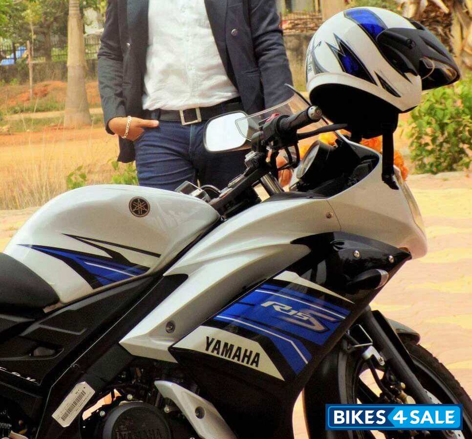 White And Blue Yamaha YZF R15 S