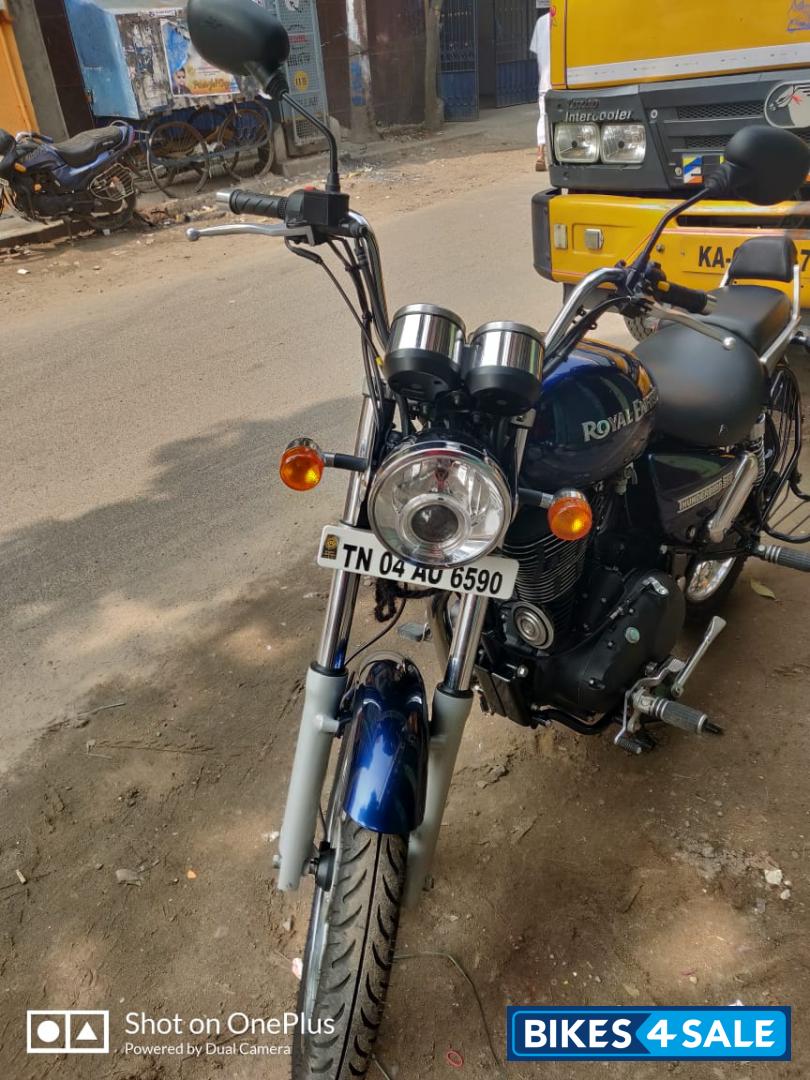 Blue Royal Enfield Thunderbird 350 Blue Royal Enfield Thunderbird 350