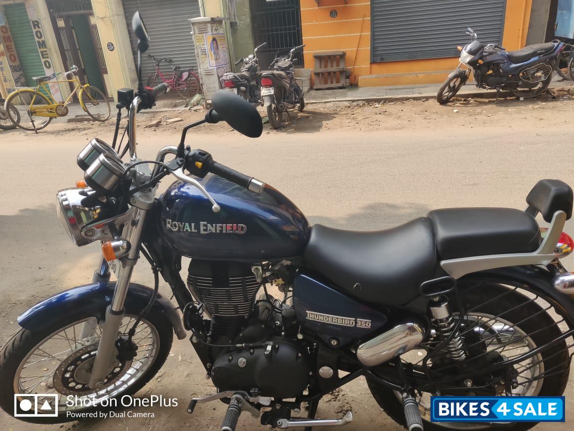 Blue Royal Enfield Thunderbird 350 Blue Royal Enfield Thunderbird 350