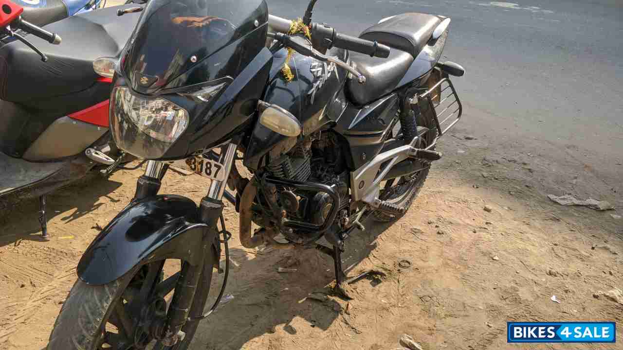 Black Bajaj Pulsar 180 DTSi