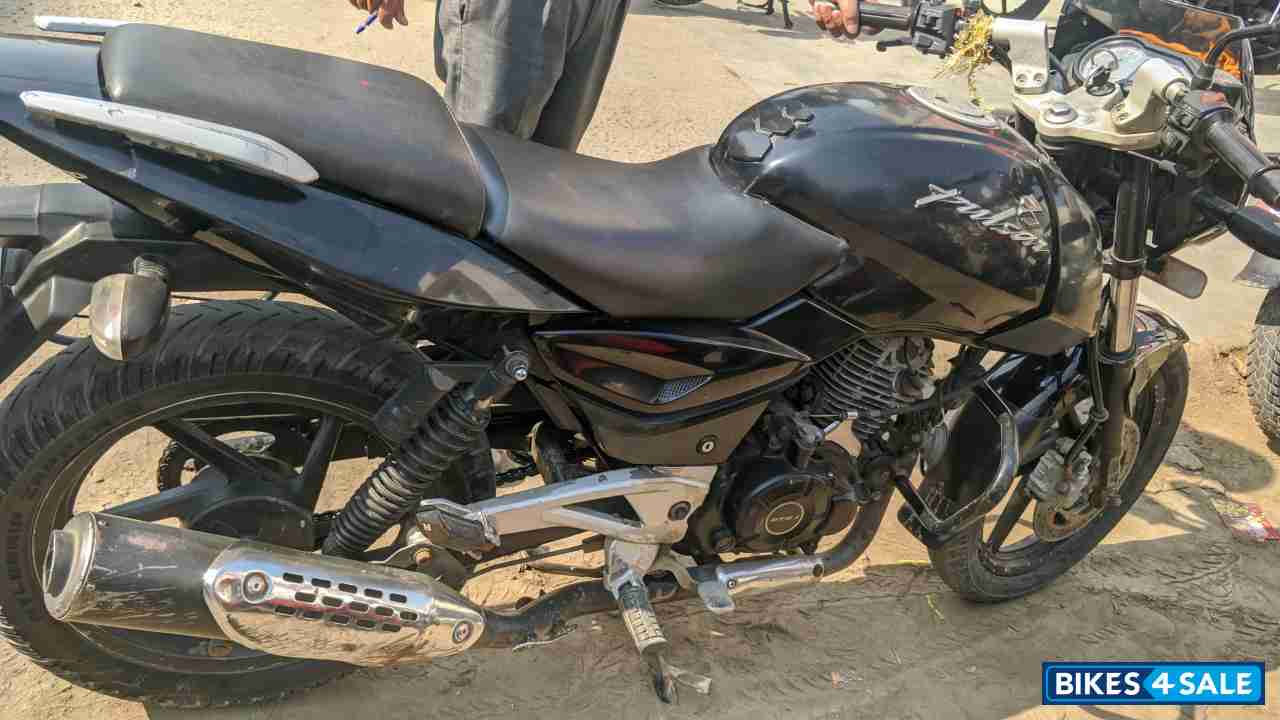 Black Bajaj Pulsar 180 DTSi