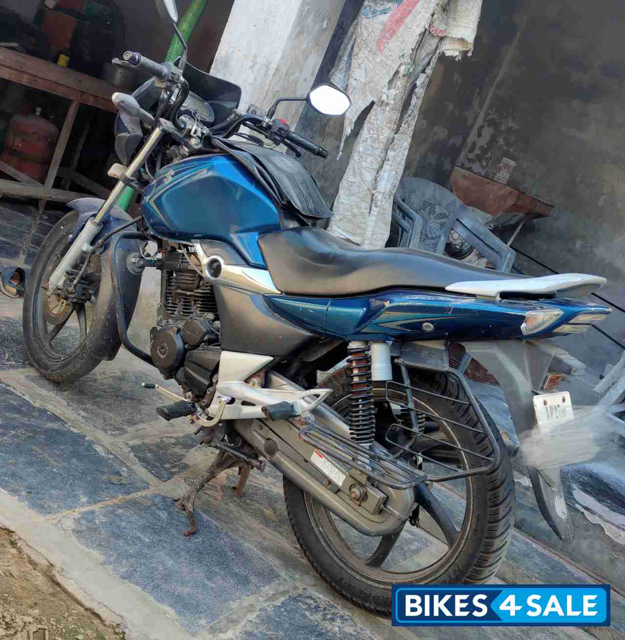 Blue Suzuki GS 150R