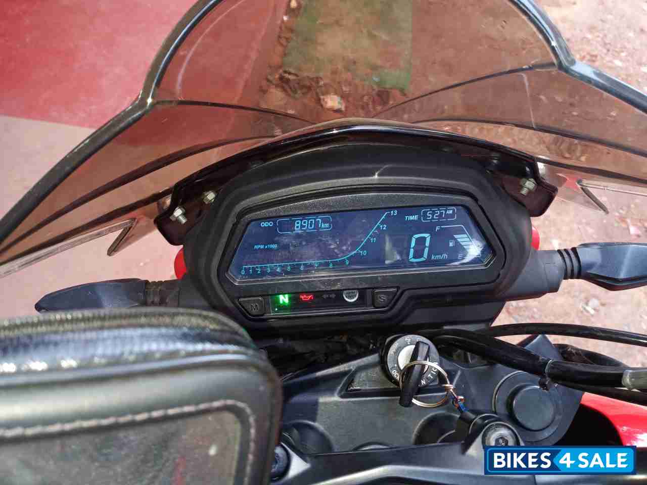 Red Bajaj Dominar 2018 disc and dual abs