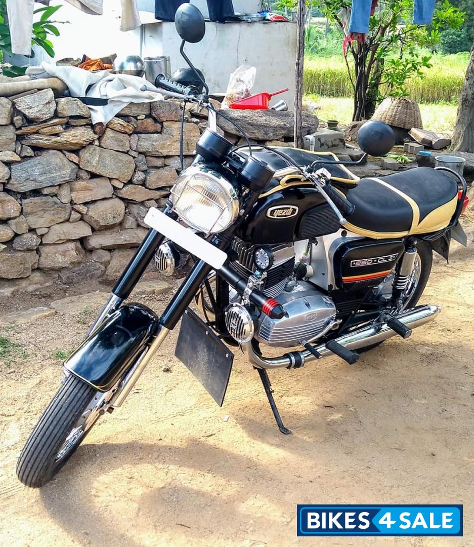 Ideal Jawa Yezdi CL II